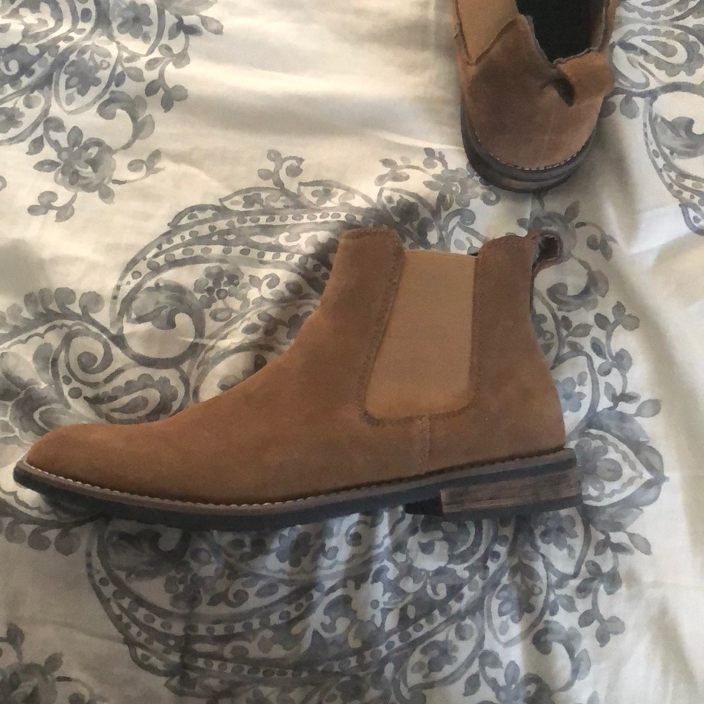 Chelsea Boots Size: 9 1/2 - Picture 2 of 3